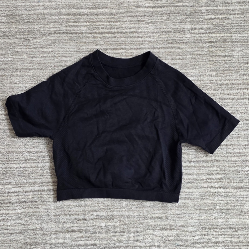 Short sleeve black dry fit top, women’s small
